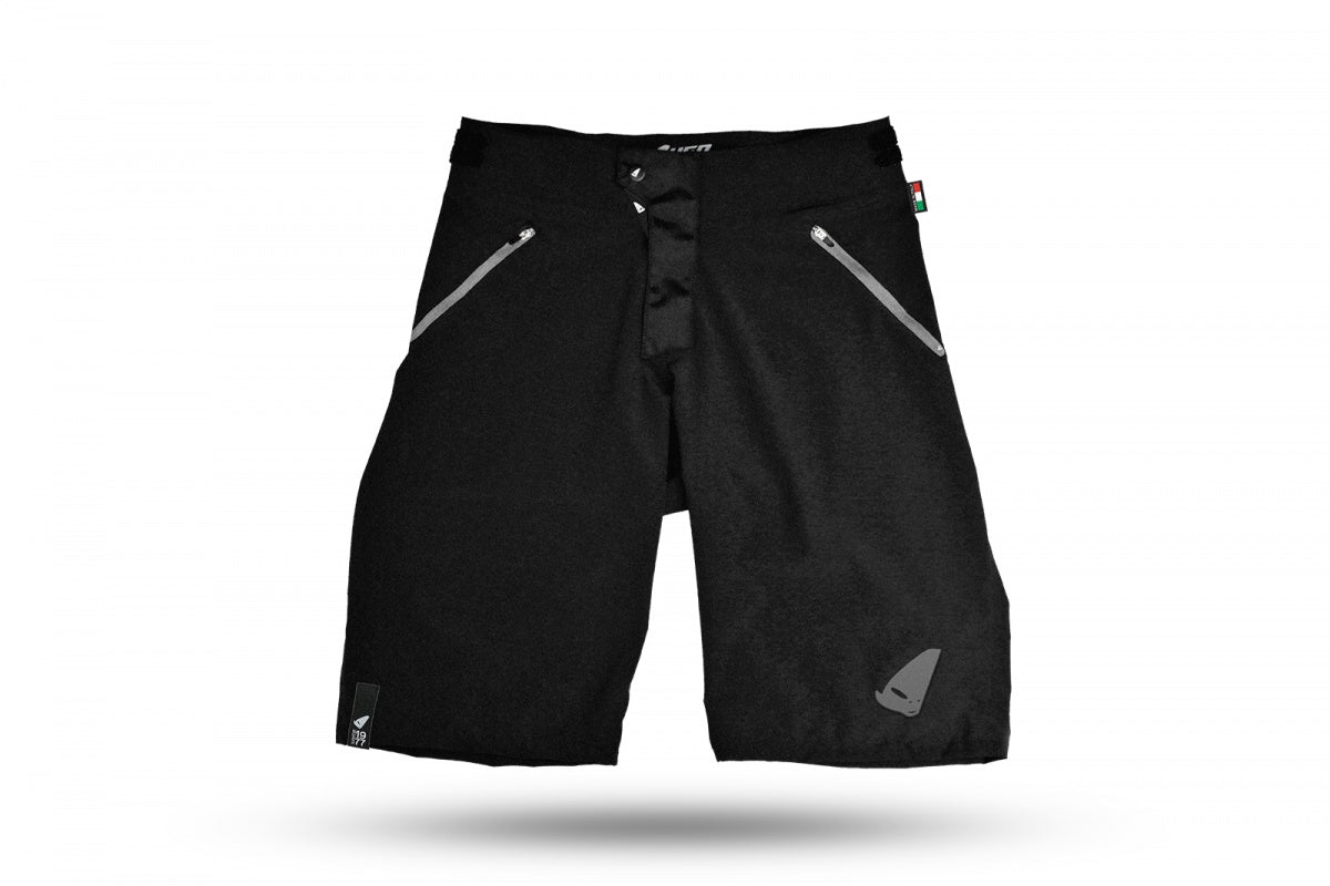 Shorts METZ UFOplast™ para MTB o E-Bike  • NEGRO